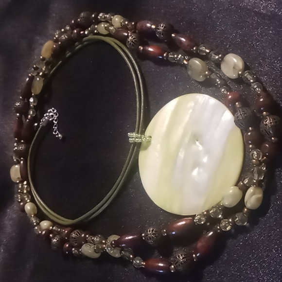 2 necklaces layered collar mother of pearl pendant 18 in long & beaded 24 in. - Picture 3 of 9